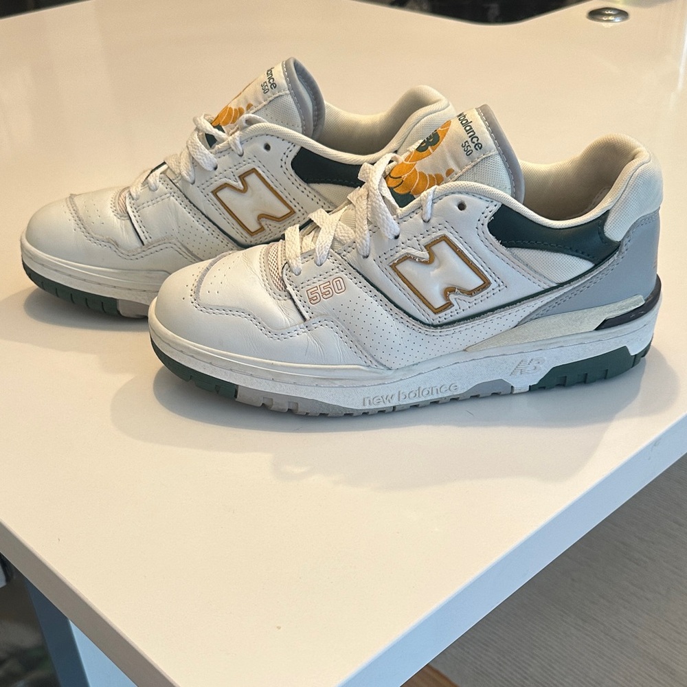 New Balance 550 white and night watch green Sneakers size 7 women’s (men’s 5.5)